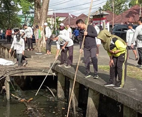 Kerja Bakti Nasional LDII LDII Gotong Royong Kerja Bakti Nasionalisme Kebangsaan Merah Putih Bersih Suci Mengepel Ngepel Solid Rakernas LDII 2023