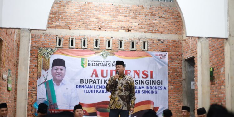 Bupati Kuantan Singingi, Suhardiman Amby mengajak warga LDII memajukan Kabupaten Kuantan Singingi. Foto: LINES.