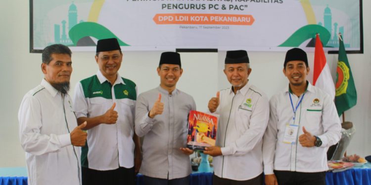 DPD LDII Kota Pekanbaru menghelat “Pelatihan Organisasi bagi Pengurus Pimpinan Cabang dan Pimpinan Anak Cabang”, di aula SMA AMBS Pekanbaru, Riau. Foto: LINES.