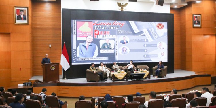 Jubir Menhan Dahnil Azhar Simanjuntak Menhan Prabowo Subianto Perdamaian LDII Politik Pertahanan Indonesia Prof Singgih Tri Sulistiyono Bedah Buku