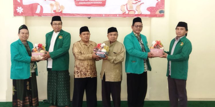 Pengurus Majelis Wakil Cabang Nahdlatul Ulama (MWCNU) berkunjung ke Kantor Sekretariat PC LDII Makasar, Jakarta Timur, pada Sabtu (16/9). Foto: LINES.