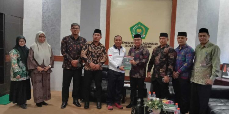 LDII Kota Makassar berkunjung ke Kantor Kemenag untuk silaturrahim. Foto: LINES.