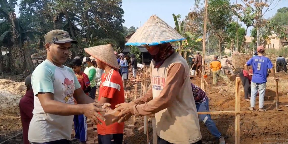 Bangun Mesjid dari menabung