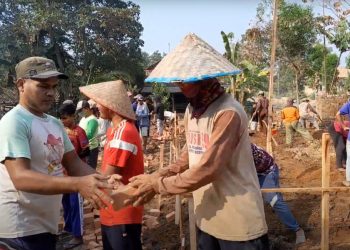 Bangun Mesjid dari menabung