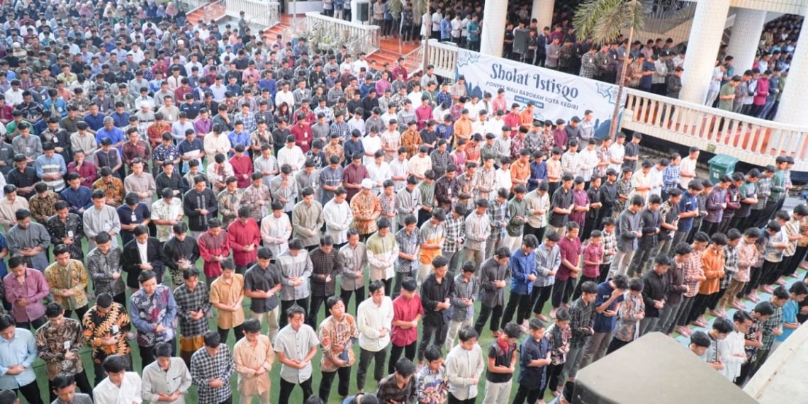 Salat Istisqo LDII Ponpes Wali Barokah Kediri