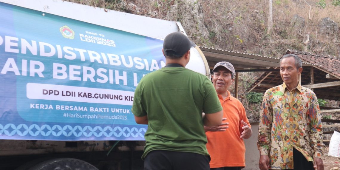 Bantuan Air Bersih LDII Gunungkidul Distribusi Air Bersih SDG 13: Climate Action Supporting Bencana El Nino