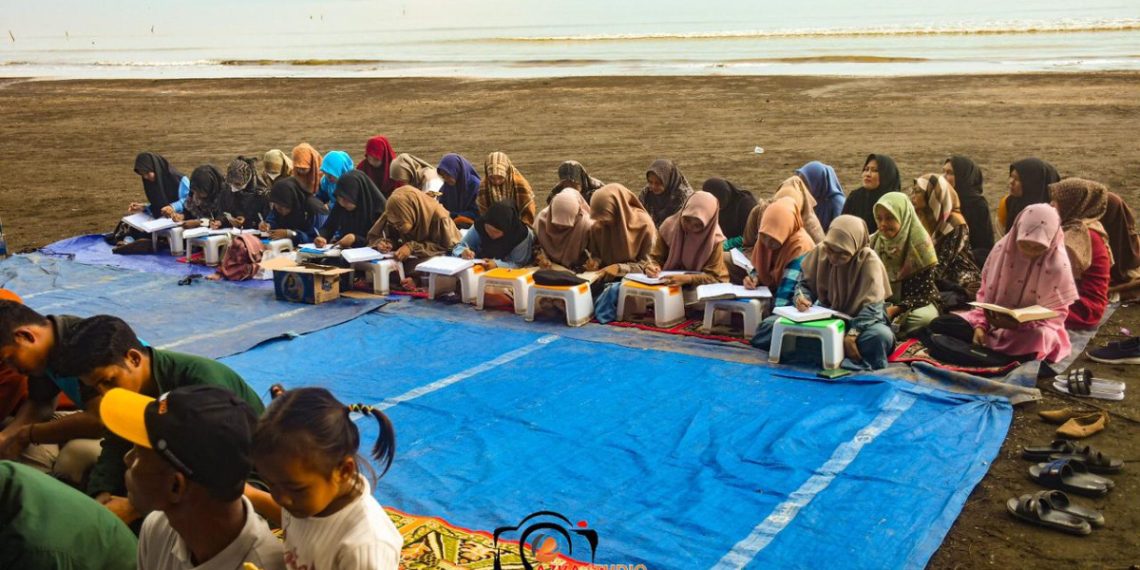 Seiring dengan peringatan Hari Guru Nasional (HGN) yang jatuh pada setiap 25 November, DPD LDII Kabupaten Tanjung Jabung Timur menggelar kegiatan pengajian. Foto: LINES