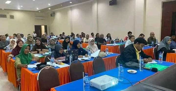 Warga LDII yang juga pengusaha mengikuti pelatihan wirausaha pemula yang digelar Kadin Koperasi dan UMKM Papua Barat. Foto: LINES.