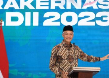 Ganjar Pranowo Bicara Soal SDM dan AI dalam Rakernas LDII