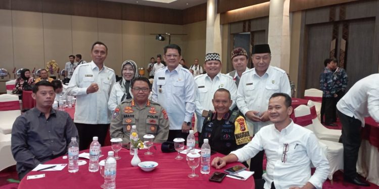 Sekretaris DPW LDII Lampung, Heri Sensustadi menghadiri Rapat Koordinasi (Rakor) FKUB Provinsi Lampung, di Hotel Emersia, Bandar Lampung, pada Rabu (29/11). Foto: LINES.