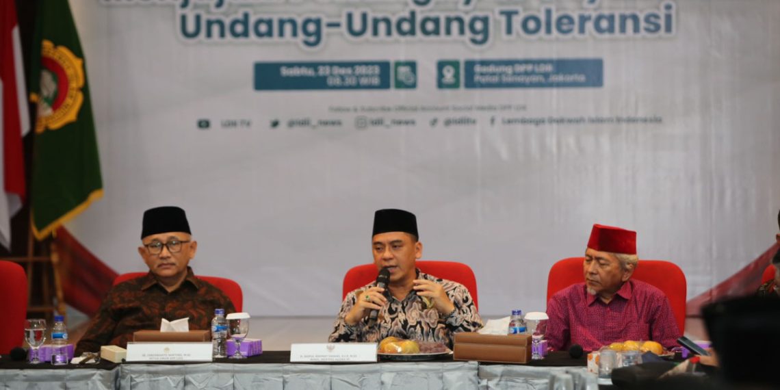 Wamenag Saiful Rahmat Dasuki menyampaikan sambutan pada FGD Kebangsaan yang digelar DPP LDII. Foto: LINES.