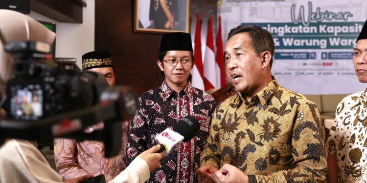 Dirjen Perdagangan Dalam Negeri Kementerian Perdagangan Isy Karim saat menjadi narasumber di Webinar Peningkatan Kapasitas UB dan Warung Rakyat DPP LDII. Foto: LINES.