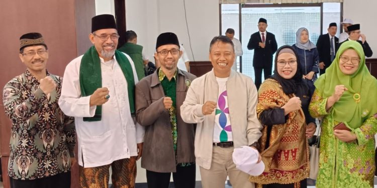 Wakil Ketua DPD LDII Kota Depok, Pramono hadir dalam apel peringatan Hari Amal Bakti ke-78 Kementerian Agama, Balaikota Kota Depok. Foto: LINES.