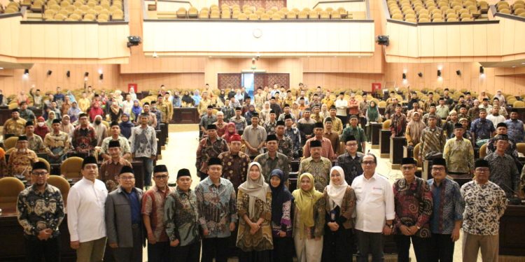 Pelatihan dan rekrutmen tenaga pendamping Proses Produk Halal (PPH) di ruang sidang Paripurna Gedung Nusantara V MPR-DPR RI. Foto: LINES.