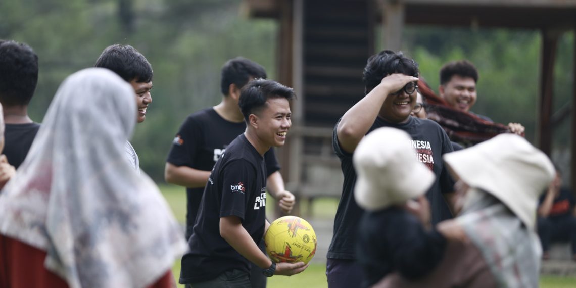 Keceriaan tim LINES dan Departemen KIM DPP LDII beserta keluarga di Family Gathering pada Januari lalu. Foto: LINES.