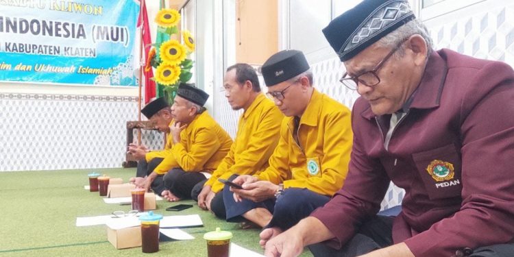 Majelis Ulama Indonesia (MUI) Kecamatan Pedan kembali menggelar pengajian rutin Sabtu Kliwon di Aula Majelis Tafsir Alquran (MTA) Dukuh Tawangsari, Desa Kalangan, Pedan. Foto: LINES.