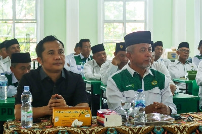 Asisten Intelijen Kejaksaan Tinggi Riau Marcos M. M Simaremare mendampingi Direktur B Jaksa Agung Muda Intelijen Kejaksaan Agung Republik Indonesia (Jamintel Kejari) Ricardo Sitinjak, silaturahim dengan LDII Provinsi Riau. Foto: LINES.