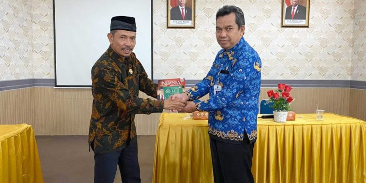 Sekretaris Badan Kesatuan Bangsa dan Politik (Bakesbangpol) Kota Salatiga, Jawa Tengah, Haryono Arif mengajak pengurus LDII Kota Salatiga mewujudkan kota toleran. Foto: LINES.