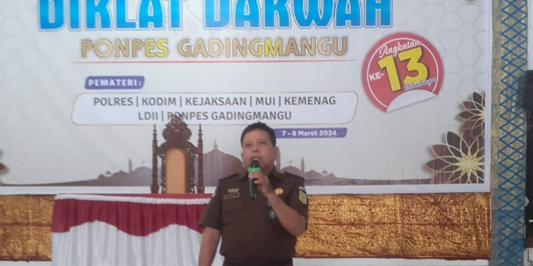 Ratusan santri dari Pondok Pesantren (Ponpes) Gadingmangu, Kecamatan Perak, Kabupaten Jombang, Jawa Timur mengikuti kegiatan diklat dakwah. Foto: LINES.