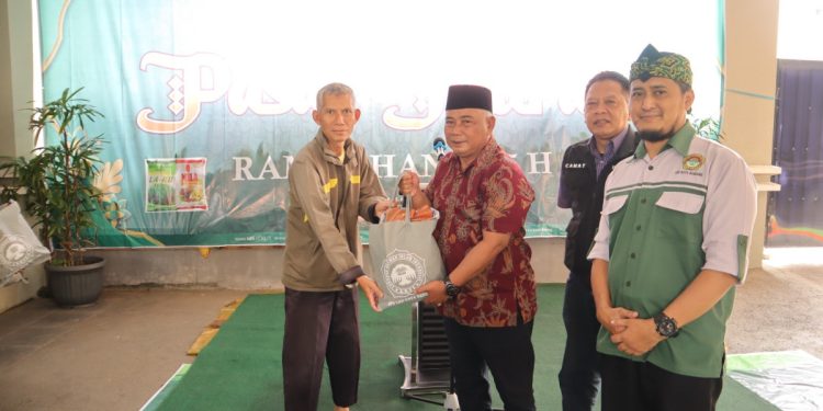 DPD LDII Kota Bandung menggelar "Pasar Murah Ramadan" yang dihelat di Gedung Serbaguna Minhajul Haq, Kecamatan Sukajadi, Kota Bandung. Foto: LINES.