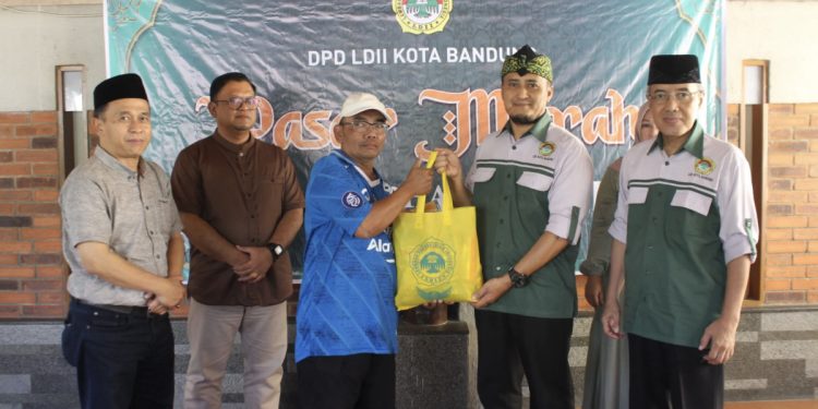 DPD LDII Kota Bandung kembali menghadirkan Pasar Murah Ramadan di halaman masjid Al Manshurin, yang bernaung di bawah PC LDII Kecamatan Panyileukan, Kota Bandung. Foto: LINES.