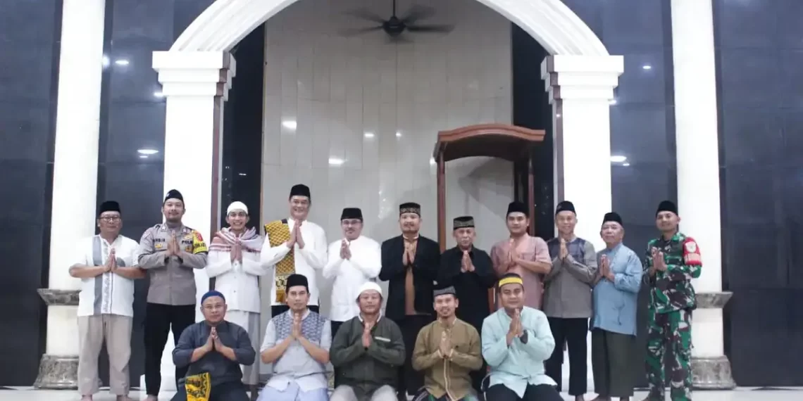 Pemerintah Desa Gunung Putri bersama Majelis Ulama Indonesia (MUI) Desa Gunung Putri tarawih keliling. Foto: LINES.