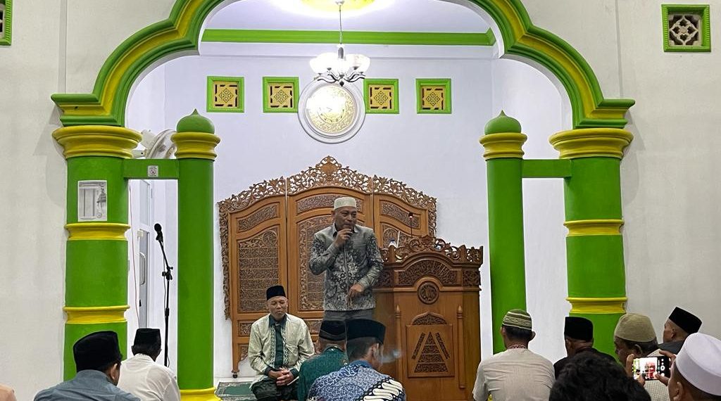 Kepala Kantor Wilayah Kementerian Agama Sulawesi Utara (Sulut), Sarbin Sehe melaksanakan Safari Ramadan. Foto: LINES.