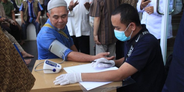 Hari Lanjut Usia Nasional (HLUN) yang diperingati setiap 29 Mei merupakan hari untuk mengapresiasi semangat serta peran penting para lanjut usia. Foto: LINES.