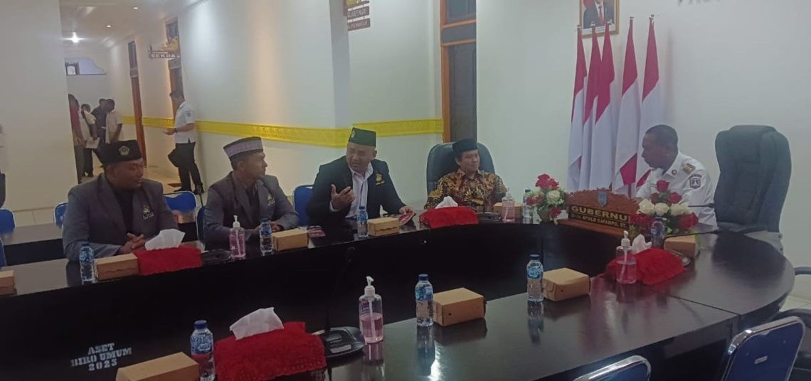Gubernur Papua Selatan, Apolo Safanpo, menerima para pengurus DPW LDII Papua Selatan. Foto: LINES.
