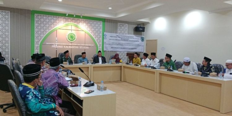 DPW LDII Kalimantan Selatan menghadiri undangan MUI Kalsel pada Rabu (5/6) terkait diskusi ‘Taqnin Hukum Jinayat di Aceh’ yang bertempat di Sekretariat MUI Kalsel. Foto: LINES.