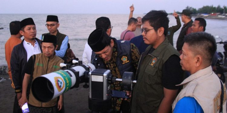 DPW LDII Jawa Barat dan DPD LDII Kabupaten Karawang menghadiri undangan rukyatul hilal penentuan 1 Zulhijah. Foto: LINES.