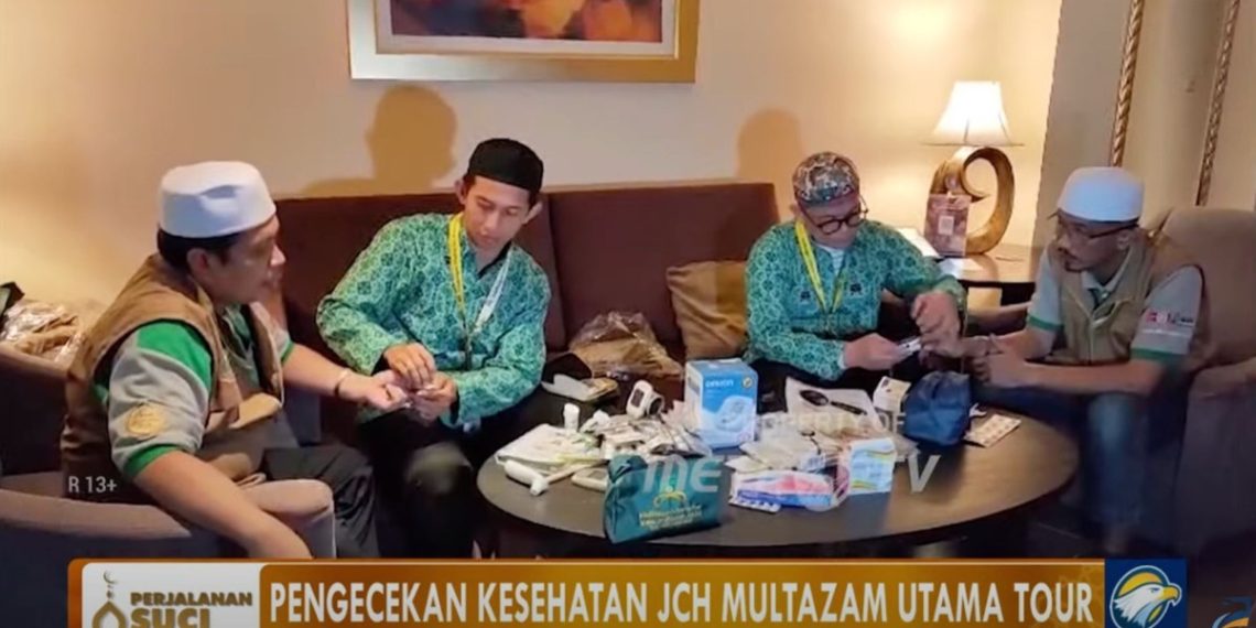 Peringatan itu disampaikan dua dokter spesialis yang memberikan layanan kesehatan jamaah haji salah satu biro travel haji dan umrah. Mereka adalah ahli penyakit dalam Rio Azadi dan spesialis anestesi Muslim Tadjuddin Chalid. Sumber foto: MetroTV.