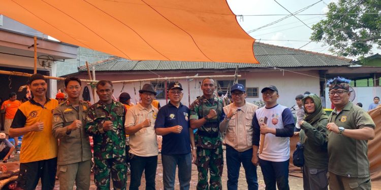 PAC LDII Srengseng Sawah, Jakarta Selatan menyembelih hewan kurban pada Senin, (17/6). Kegiatan penyembelihan hewan kurban LDII mendapat apresiasi Lurah Srengseng Sawah, Sarca. Foto: LINES.