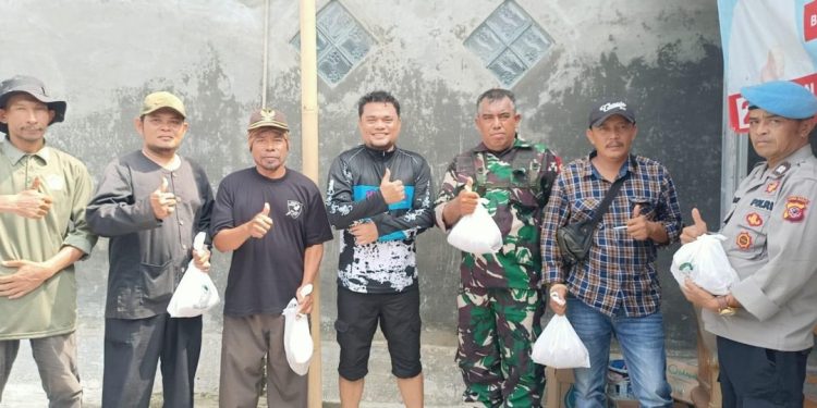 Warga LDII Kabupaten Subang, Jawa barat menyembelih 101 ekor hewan kurban, yang terdiri dari 60 ekor sapi dan 41 ekor kambing. Foto: LINES.