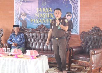 Kejari Palu dan BNPT Helat Penyuluhan Hukum untuk Santri Ponpes Shirotol Mustaqim