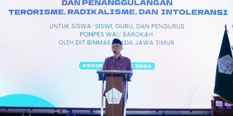 Ketua Ponpes Wali Barokah, KH Sunarto mengatakan, pihaknya menyambut baik kegiatan penyuluhan hukum dari Dit Binmas Polda Jatim. Foto: LINES.