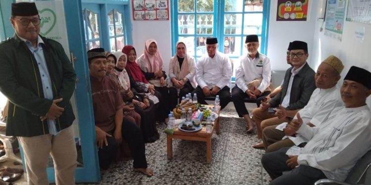 PC LDII Bekasi Timur dan Tambun Selatan bekerja sama dengan Yayasan Bani Baitul Mukmin dan Klinik Arka Medika mengadakan sunatan massal. Foto: LINES.