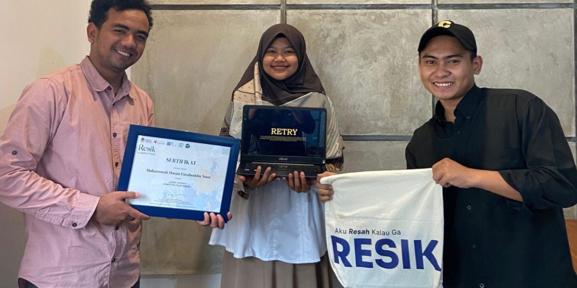 Generasi muda LDII Sleman, Muhammad Hasan Fatahuddin Noor meraih Juara Favorit dalam kategori Film Pendek di kompetisi Redefining Solutions on Plastic Pollution Towards Integrated Policy and Knowledge (RESIK) 2024.