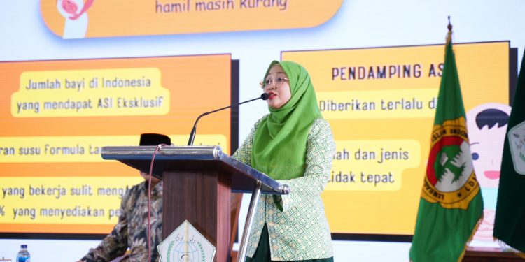 Spesialis Gizi Klinik Retno Wijayanti menjadi pembicara di Webinar Stunting. Foto: LINES.