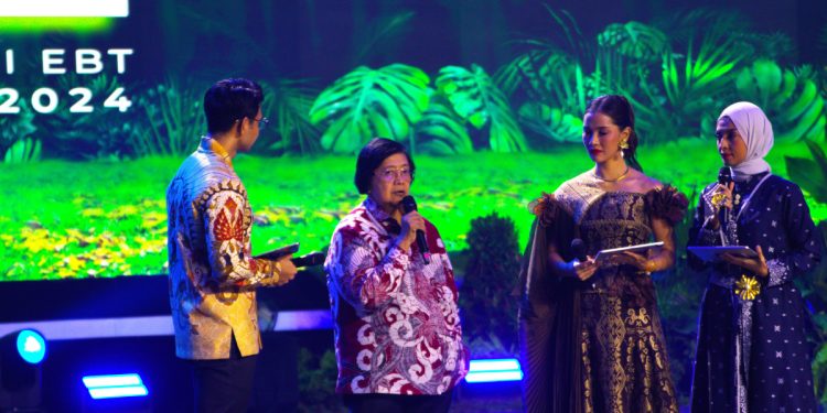 Kementerian Lingkungan Hidup dan Kehutanan (KLHK) kembali memberikan penghargaan bagi pelaksana Program Kampung Iklim (ProKlim). Foto: LINES.