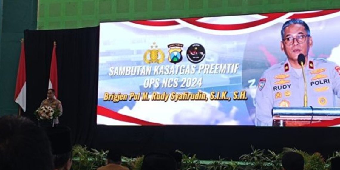 Silaturrahim dan Bakti Sosial di Aula Auditorium UINSA Surabaya pada Selasa (8/8). Foto: LINES.