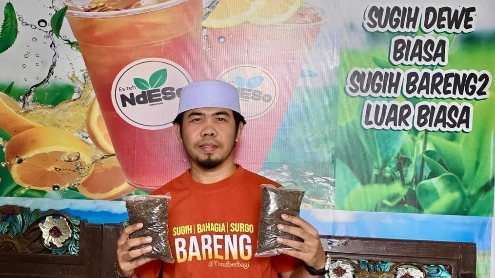Pemilik Bisnis Waralaba Es Teh Ndeso Mbah Man, M Yusuf Romzi. Foto: LINES.