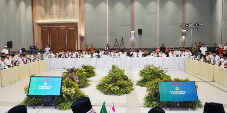 Dinamika politik nasional menjelang Pilkada Serentak 2024 dan peralihan kepemimpinan nasional, mendorong DPP LDII melaksanakan Rapat Koordinasi Nasional (Rakornas). Foto: LINES.
