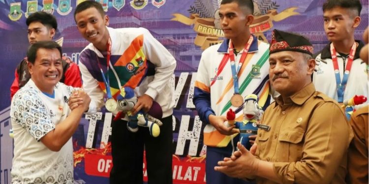 Ikatan Pencak Silat Indonesia (IPSI) Kecamatan Cikupa telah menggelar “Seni Gemilang Budaya Jawara Cikupa” di lapangan Kelurahan Bunder, Cikupa, Kab. Tangerang, Banten.