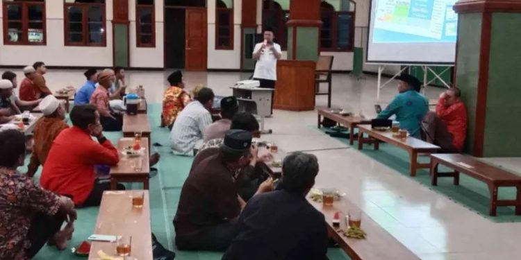 LDII Kabupaten Mojokerto menggelar pelatihan pemanfaatan aplikasi Monitoring dan Evaluasi (Monev) di Pondok Pesantren Al-Manshurin, Mojokerto, Jawa Timur, pada Sabtu (19/10). Foto: LINES