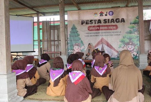 Dalam upaya menanamkan nilai-nilai luhur kepada generasi muda, Satuan Komunitas (Sako) Sekawan Persada Nusantara (SPN) Cabang Bantul menggelar kegiatan Pesta Siaga di Pusdiklat Senkom Bantul, Sabtu, 19 April 2025. Foto: LINES