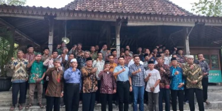Calon Bupati dan Wakil Bupati Gunungkidul, Sunaryanta-Mahmud Ardi Widanta, aktif menyambangi tokoh-tokoh agama untuk menyampaikan komitmen menjaga kerukunan antarumat beragama. Foto: LINES.