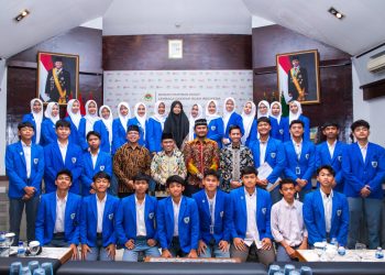 Puluhan Siswa SMA Darul Ilmi Bandung Kunjungi Kantor DPP LDII