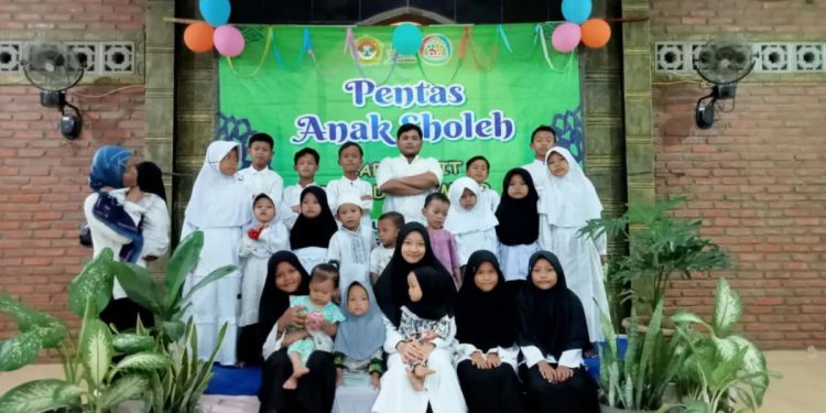 PAC LDII Desa Sumber, Kabupaten Cirebon, Jawa Barat menyelenggarakan Pentas Anak Saleh, pada Senin (28/10). Foto: LINES