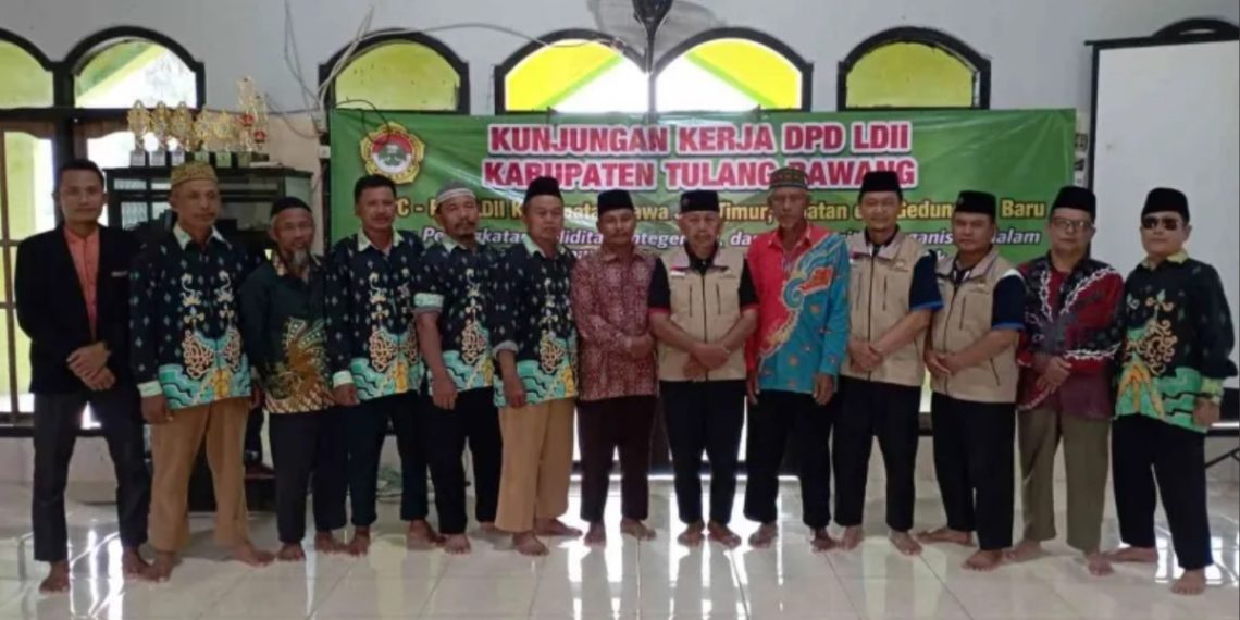 Para pengurus DPD LDII Tulang Bawang mengunjungi Pimpinan Cabang (PC) dan Pimpinan Anak Cabang (PAC) LDII di Kecamatan Rawajitu Timur, Rawajitu Selatan, dan Gedung Aji Baru. Foto: LINES